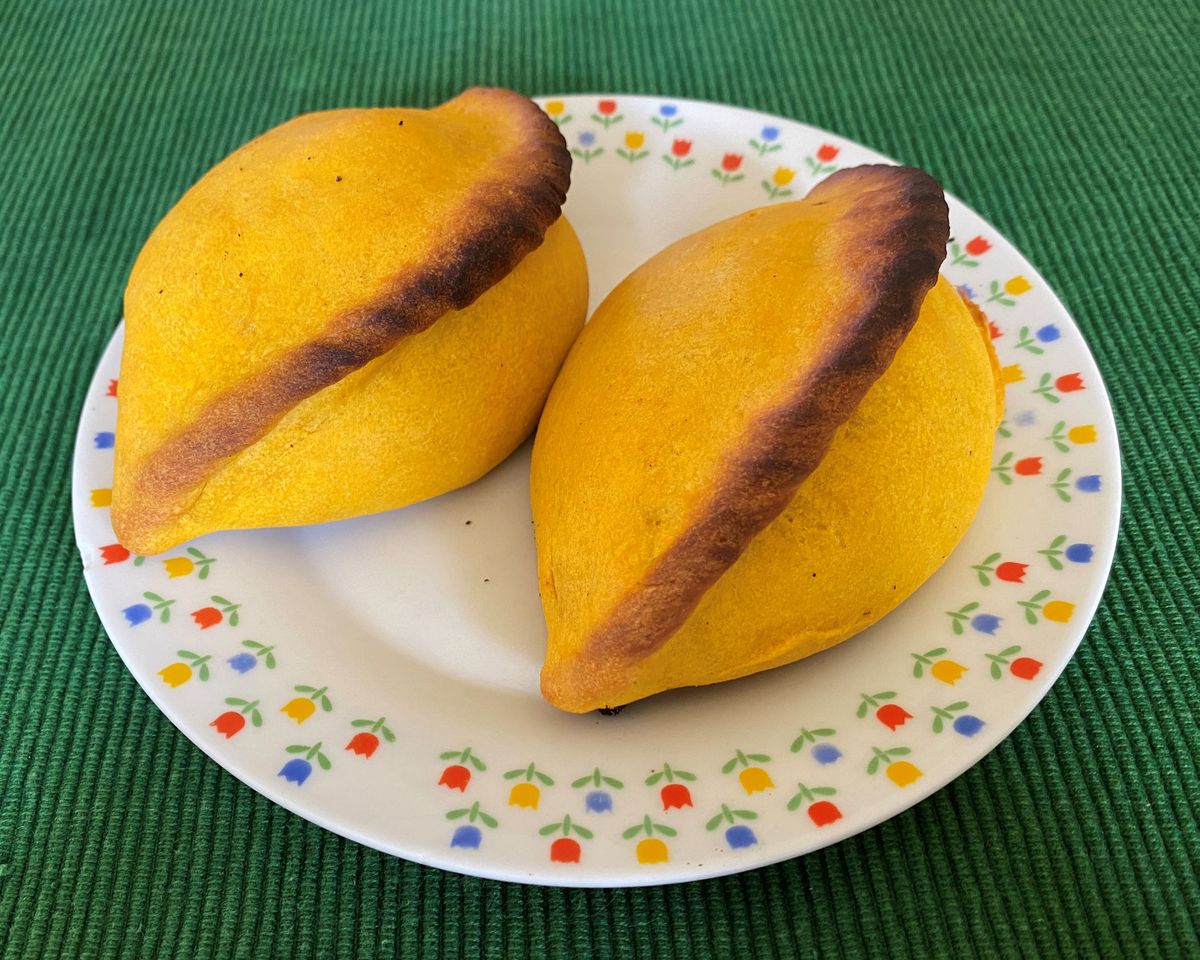 サルテーニャ(肉入り焼きパイ)