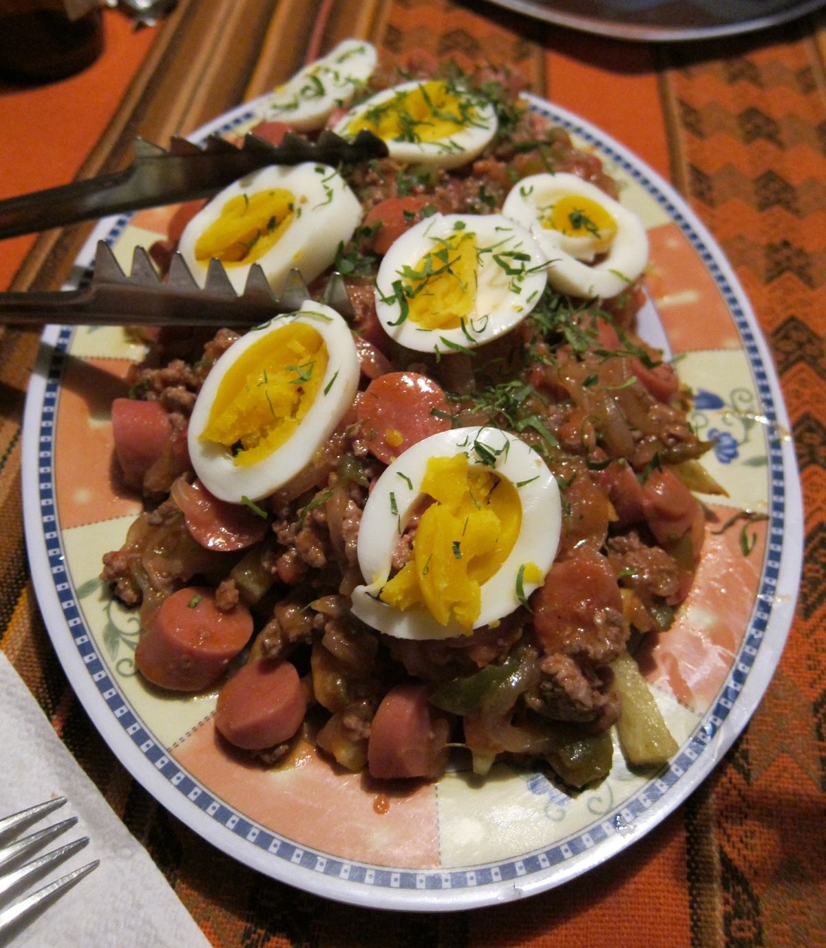 ピケ・マチョ(牛肉とフライドポテトの豪快盛り)
