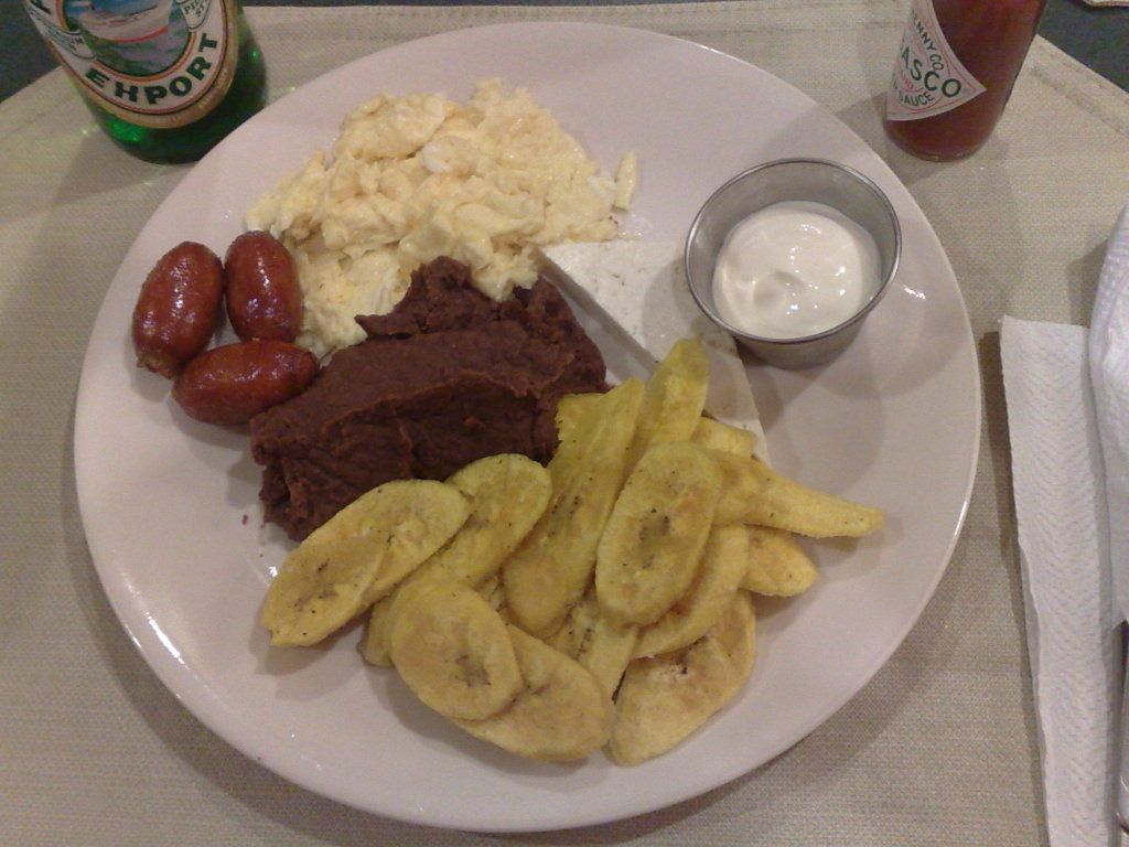 プラト・ティピコ