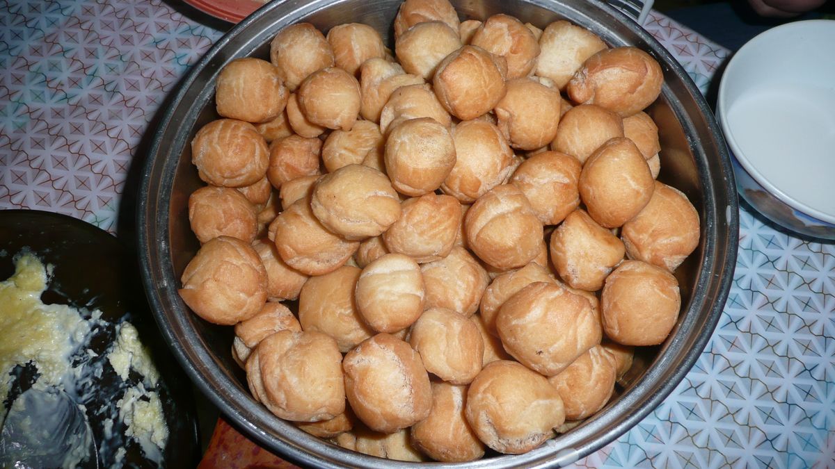 ボーブ / ボールツォグ(揚げ菓子)