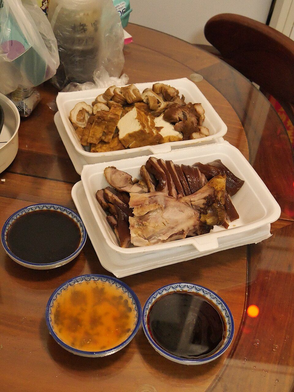 ルーウェイ(煮込み盛り合わせ)